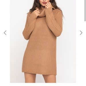 BB Dakota Couldn’t be sweater NWT